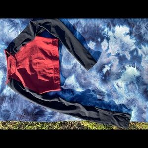 Workout crop top with thumb holes.